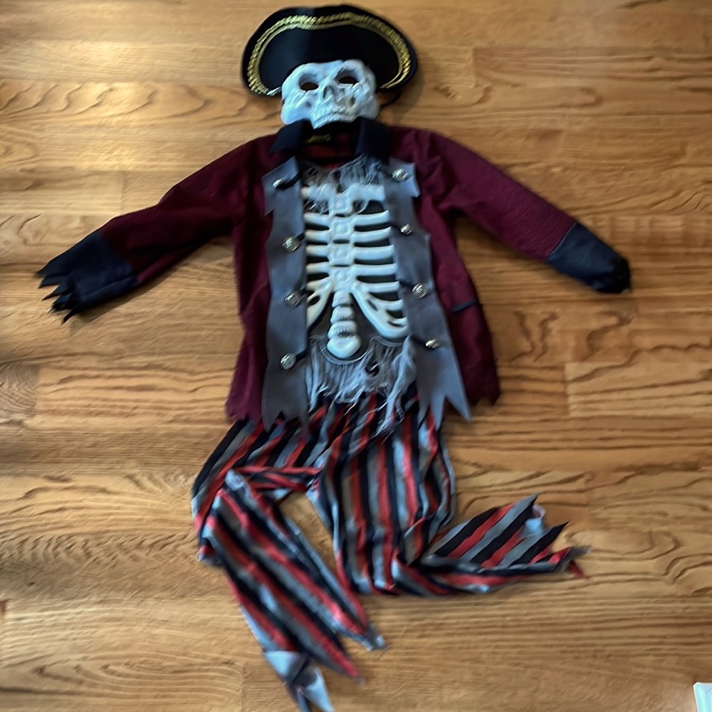 Boys Pirate Skeleton Halloween Costume size 5/5